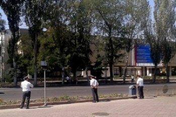 По жалобе президенту сотрудников милиции начато служебное расследование