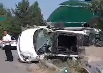 В пригороде Бишкека автомобиль на смерть сбил пешехода (видео)