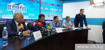 Башкы прокуратура: А.Атамбаев беш өзгөчө оор кылмышка шектелип жатат