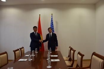 АКШ мамдепартаменти коррупция менен күрөшүүдө Кыргызстанды колдоду