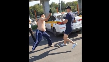 Дипломаты КР в Москве выясняют обстоятельства инцидента в "Шереметьево"