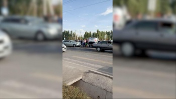 В Бишкеке в результате столкновения перевернулось авто