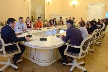 Санкт-Петербургда кыргыз тилинин клубу түзүлөт