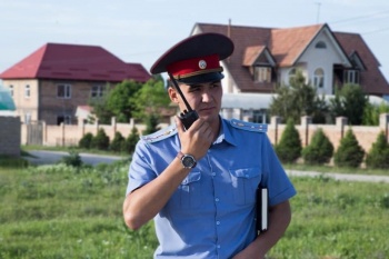 Неизвестный мужчина показывал фокусы школьникам. ГУВД Бишкека разбирается