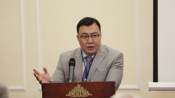 Мамкомиссия директорунун орун басары: Мектепке никаб кийип барууга болбойт
