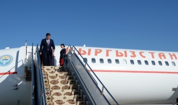 Сооронбай Жээнбеков Баку шаарына учуп кетти