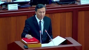 Экс-президент статусу: Ишти Жээнбековдун мурдагы кеңешчиси карап жатат
