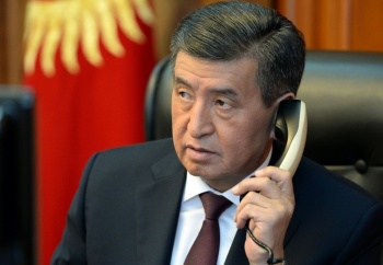 Жээнбекову - 61 год. Какие президенты поздравили его по телефону