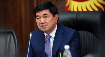 Доходы премьер-министра за год сократились почти в три раза