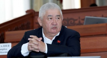 Депутат, находящийся под домашним арестом, отправился с президентом в ОАЭ