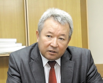 Келдибеков: Мы требуем отставки ректора КНУ Каната Садыкова