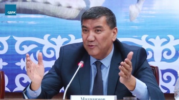 Матраимов пожелал скорейшего выздоровления журналисту Болоту Темирову