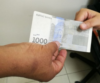 Мамасалиева: Маме предложили 1000 сомов, чтобы проголосовала в Оше