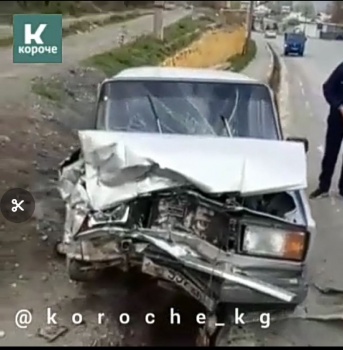 Страшная авария в Кадамжайском районе. У водителя ВАЗ перелом позвоночника