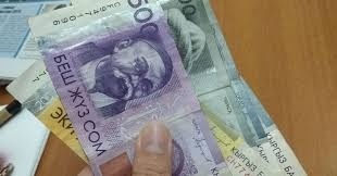 Более 38 млн сомов выплатят медикам в качестве надбавок