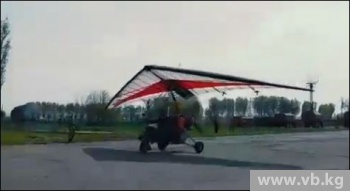 В Ошской области проводят дезинфекцию с дельтаплана (видео)