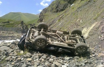 В селе Байтик водитель на "Тойоте" слетел с горы. Он погиб