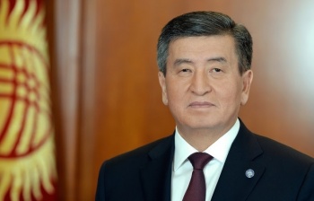 Президент поздравил кыргызстанцев с 1 Мая