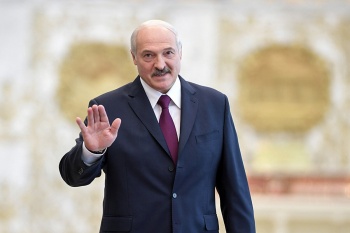 Президента Кыргызстана пригласили на парад Победы в Минск