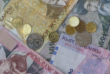 В Бишкеке бюджетникам могут задержать выплату зарплат