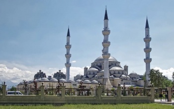 С 8 июня будут сняты ограничения на посещение мечетей, церквей и намазканы