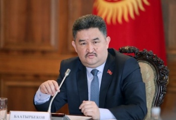 Лидер фракции "Кыргызстан" отказался от депутатского мандата