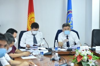 Баатырбеков поручил ГКИТиС создать условия для получения госуслуг из дома