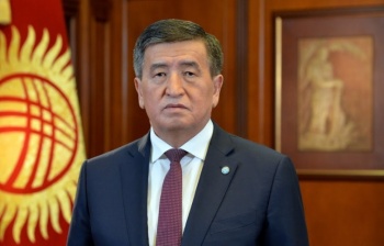 Жээнбеков поздравил медиков с профессиональным праздником