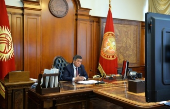 Сооронбай Жээнбеков провел онлайн совещание с министром здравоохранения