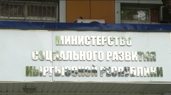 Минтруда передало институту курортологии машину и концентраторы кислорода