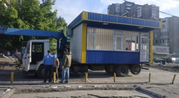 Не ставь, где попало! Мэрия продолжает демонтировать незаконные постройки