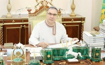 Президент Туркменистана написал книгу. И это на фоне происходящего в стране