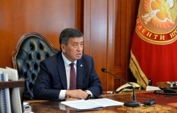 Жээнбеков Боронову: Несмотря на улучшающуюся ситуацию расслабляться нельзя