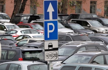 В Бишкеке запускают проект по электронным парковкам на улице Ибраимова