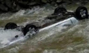 В Таш-Кумыре авто упало в реку со скалы. Среди погибших ребенок