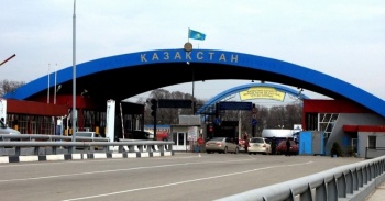 Граница Казахстана и Кыргызстана остается закрытой для наземного транспорта