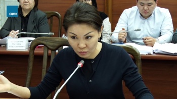 Сурабалдиева: Либо сегодня решится судьба страны, либо мы станем рабами