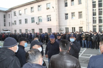 Асанов дал инструктаж по обеспечению общественной безопасности в Бишкеке