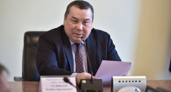 Балбака Тулобаева аксакалы попросили остаться на должности губернатора