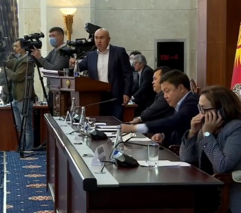 Алтынбек Сулайманов поругался с коллегами из-за избирательного порога