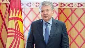 "Утратил доверие". Жээнбеков перед отставкой снял с должности посла КР в РФ