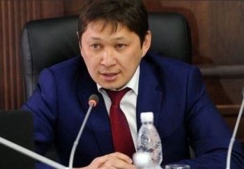 Сапар Исаков попросил политическое убежище во Франции