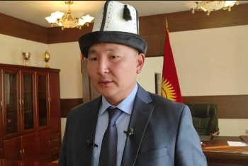 Не хватает ума? Глава Таласской области решил обложить налогом официантов