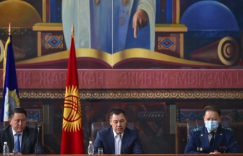 Жапаров представил коллективу генпрокуратуры нового руководителя