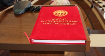 Что нужнее Кыргызстану: народный курултай или коррумпированный парламент?