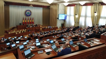 Азамат Темиркулов: Система политических партий в КР себя дискредитировала
