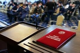 "Общество КР лихорадит в связи с предстоящими изменениями в Основной закон"
