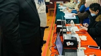 Выборы президента и референдум. Явка избирателей на 10.00 составила 2,8%