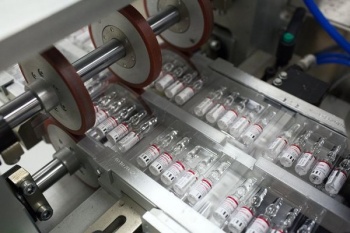 В Кыргызстане планируют наладить производство вакцины "Спутник V"