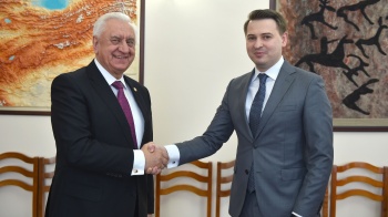 Артем Новиков встретился с председателем коллегии ЕЭК